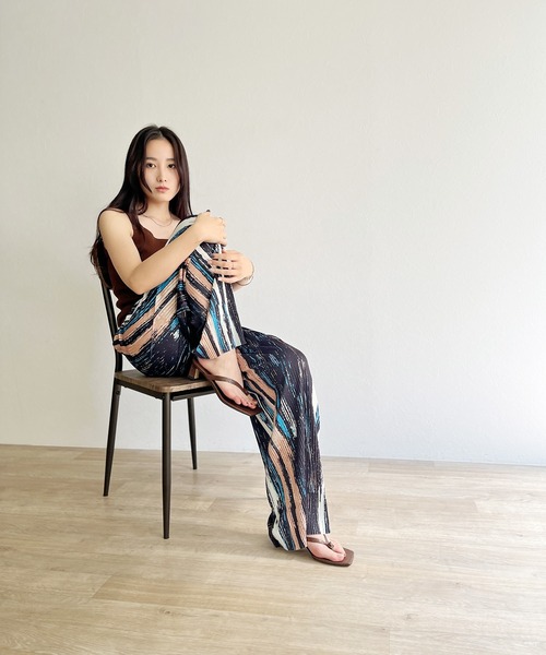 ISOOK(アイスー)の「【ZOZO限定】Random pattern pleated pants / ランダムパターンプリーツパンツ(その他パンツ・レディース・ネイビー・FREE)」の18枚目の写真