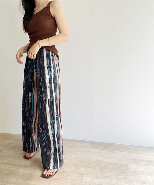 ISOOK(アイスー)の「【ZOZO限定】Random pattern pleated pants / ランダムパターンプリーツパンツ(その他パンツ・レディース・ネイビー・FREE)」の7枚目の写真