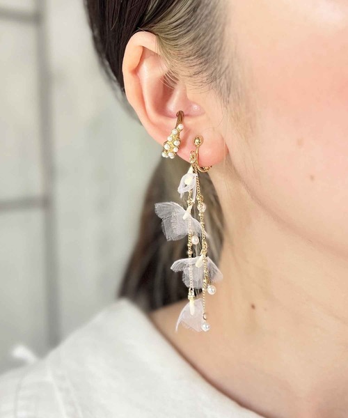 m.soeur（エムスール）の「シアーアジサイとパールの揺れイヤリング（イヤリング・レディース・ブラック/ホワイト/グリーン/イエロー・FREE）」の9枚目の写真