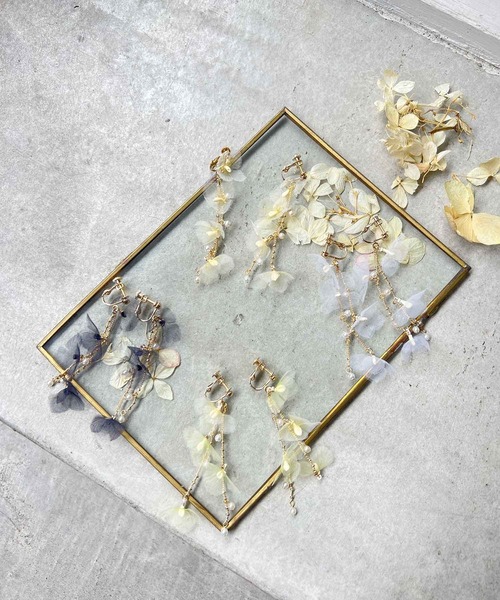 m.soeur（エムスール）の「シアーアジサイとパールの揺れイヤリング（イヤリング・レディース・ブラック/ホワイト/グリーン/イエロー・FREE）」の12枚目の写真