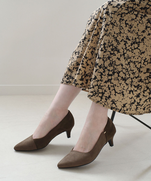 AmiAmi(アミアミ)の「ポインテッドトゥ バイカラーパンプス(パンプス・レディース・ブラウン/ネイビー/グレイッシュベージュ/ブラック/シルバー/ブラック系その他/ベージュ系その他/ホワイト系その他・L/LL/M/S/SS)」の10枚目の写真