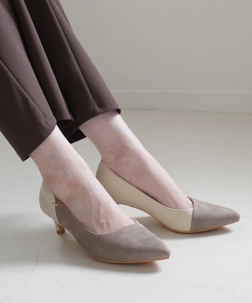 AmiAmi(アミアミ)の「ポインテッドトゥ バイカラーパンプス(パンプス・レディース・ブラウン/ネイビー/グレイッシュベージュ/ブラック/シルバー/ブラック系その他/ベージュ系その他/ホワイト系その他・L/LL/M/S/SS)」の19枚目の写真