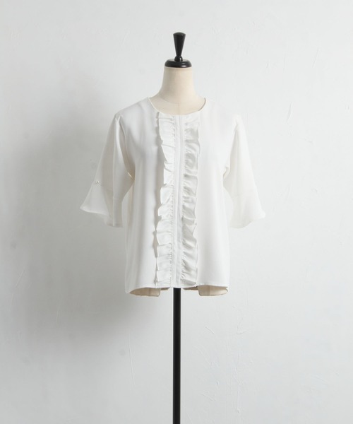 tocco closet（トッコ　クローゼット）の「パール付きフレアスリーブフロントフリルブラウス（シャツ/ブラウス・レディース・ネイビー/オフホワイト・M）」の10枚目の写真