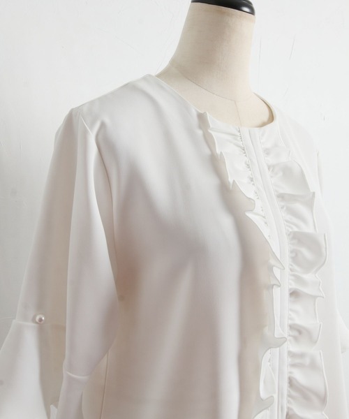 tocco closet（トッコ　クローゼット）の「パール付きフレアスリーブフロントフリルブラウス（シャツ/ブラウス・レディース・ネイビー/オフホワイト・M）」の20枚目の写真