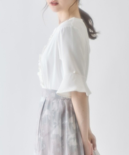 tocco closet（トッコ　クローゼット）の「パール付きフレアスリーブフロントフリルブラウス（シャツ/ブラウス・レディース・ネイビー/オフホワイト・M）」の9枚目の写真