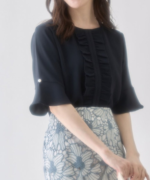 tocco closet（トッコ　クローゼット）の「パール付きフレアスリーブフロントフリルブラウス（シャツ/ブラウス・レディース・ネイビー/オフホワイト・M）」の5枚目の写真