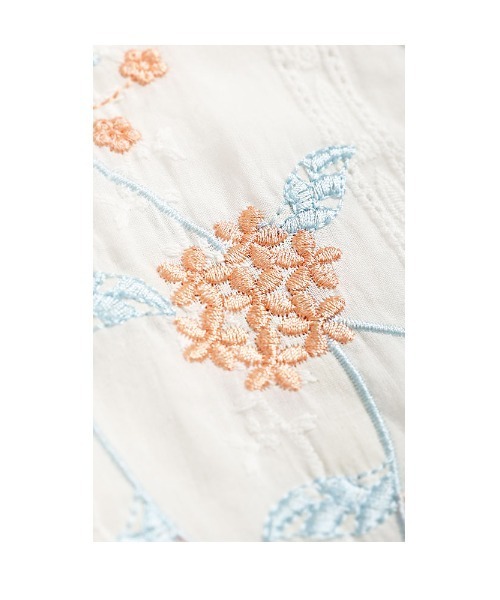 Sawa a la mode(サワアラモード)の「花刺繍コットンシャツブラウス(シャツ/ブラウス・レディース・ホワイト・FREE)」の7枚目の写真