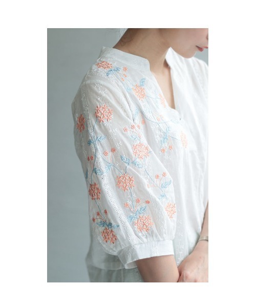 Sawa a la mode(サワアラモード)の「花刺繍コットンシャツブラウス(シャツ/ブラウス・レディース・ホワイト・FREE)」の10枚目の写真