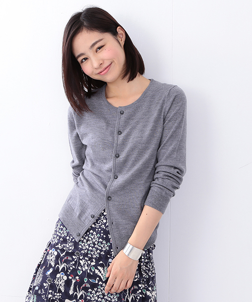 BEAMS BOY（ビームスボーイ）の「BEAMS BOY / 12ゲージ BB刺繍クルーカーディガン 15FW（カーディガン/ボレロ・レディース・ナチュラル/グレー/ブラック/レッド/ブルー/ネイビー・0/1）」の3枚目の写真