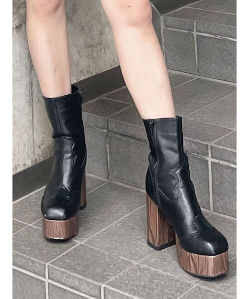 MURUA（ムルーア）の「ウエスタンステッチミドルブーツ（ブーツ・レディース・カーキ/ブラック・22.5/24.5/23.5）」の3枚目の写真