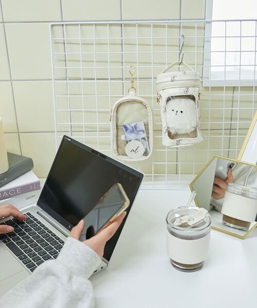 MAJESTIC LEGON(マジェスティックレゴン)の「フローラルぬいポーチ(ポーチ・レディース・アイボリー/ベージュ/ブラウン/イエロー/ピンク・FREE)」の10枚目の写真