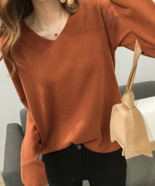 Silly（シリー）の「【デイリーコーデに使いやすい◎】12 color Vネックシンプルニットトップス（ニット/セーター・レディース・ピンク/イエロー/ブラック/ブルー/カーキ/オレンジ/アイボリー/グリーン/ホワイト/ブラウン/グレー/ライトブルー・FREE）」の5枚目の写真