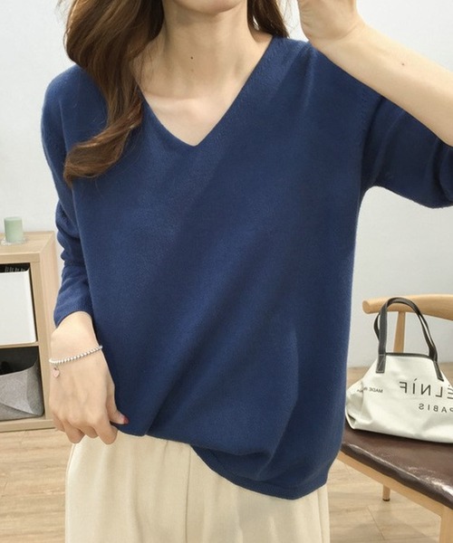 Silly（シリー）の「【デイリーコーデに使いやすい◎】12 color Vネックシンプルニットトップス（ニット/セーター・レディース・ピンク/イエロー/ブラック/ブルー/カーキ/オレンジ/アイボリー/グリーン/ホワイト/ブラウン/グレー/ライトブルー・FREE）」の9枚目の写真