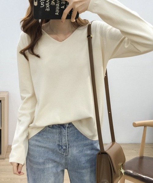 Silly（シリー）の「【デイリーコーデに使いやすい◎】12 color Vネックシンプルニットトップス（ニット/セーター・レディース・ピンク/イエロー/ブラック/ブルー/カーキ/オレンジ/アイボリー/グリーン/ホワイト/ブラウン/グレー/ライトブルー・FREE）」の13枚目の写真