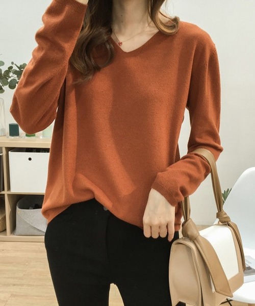 Silly（シリー）の「【デイリーコーデに使いやすい◎】12 color Vネックシンプルニットトップス（ニット/セーター・レディース・ピンク/イエロー/ブラック/ブルー/カーキ/オレンジ/アイボリー/グリーン/ホワイト/ブラウン/グレー/ライトブルー・FREE）」の17枚目の写真