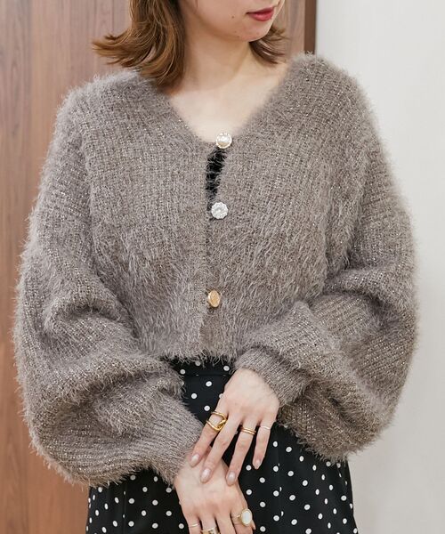 MAJESTIC LEGON（マジェスティックレゴン）の「シャイニーボタンきらふわカーデ（カーディガン/ボレロ・レディース・ピンク/モカ/オフホワイト/ブルー・MEDIUM）」の18枚目の写真