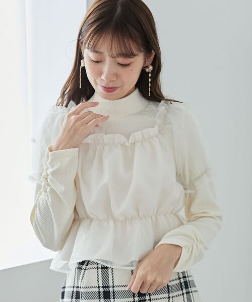 MAJESTIC LEGON(マジェスティックレゴン)の「ショートブラウスセットトップス(Tシャツ/カットソー・レディース・ピンク/アイボリー/ブラック・MEDIUM)」の2枚目の写真