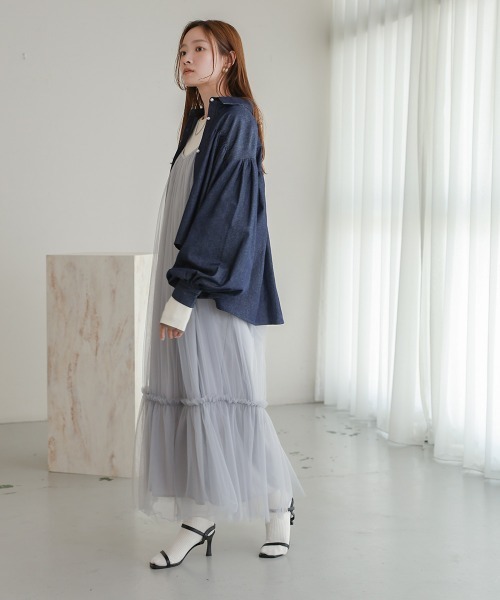 Bab(バブ)の「パールボタンデニムギャザーブラウス(シャツ/ブラウス・レディース・ブルー/ブラック/インディゴブルー・M)」の17枚目の写真