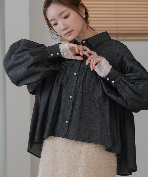 Bab(バブ)の「パールボタンデニムギャザーブラウス(シャツ/ブラウス・レディース・ブルー/ブラック/インディゴブルー・M)」の22枚目の写真
