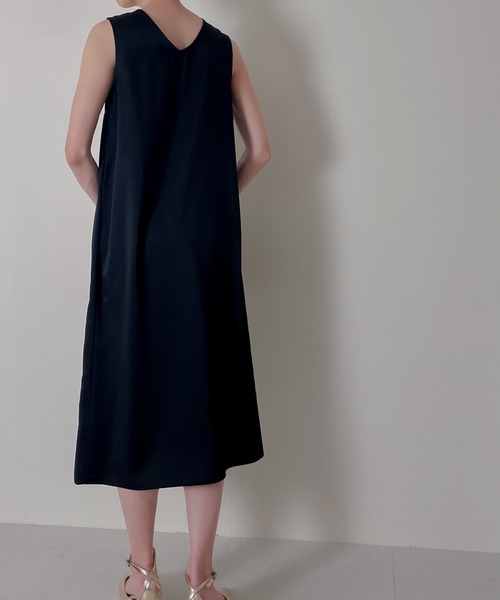 TEVALT（ヴァレット）の「ネックレストロンプルイユプリントワンピース（ワンピース・レディース・ブラック/オフホワイト・38）」の17枚目の写真