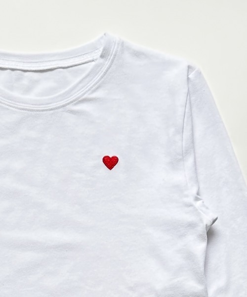 Per sist ence(パーシエンス)の「ハート刺繍入りショート丈長袖タイトトップス(Tシャツ/カットソー・レディース・ブラック/オフホワイト・FREE)」の6枚目の写真