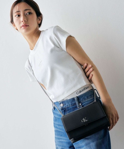 Calvin Klein(カルバン・クライン)の「スモールフラップチェーン クロスボディバッグ(ボディバッグ/ウエストポーチ・レディース・ブラック/グレー/オフホワイト・FREE)」の20枚目の写真