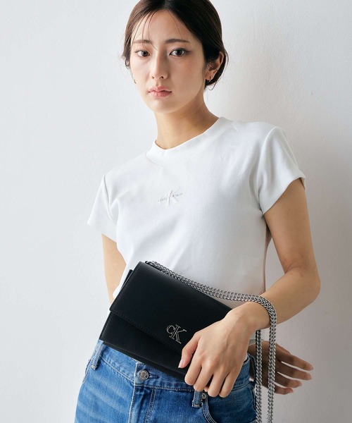 Calvin Klein(カルバン・クライン)の「スモールフラップチェーン クロスボディバッグ(ボディバッグ/ウエストポーチ・レディース・ブラック/グレー/オフホワイト・FREE)」の15枚目の写真