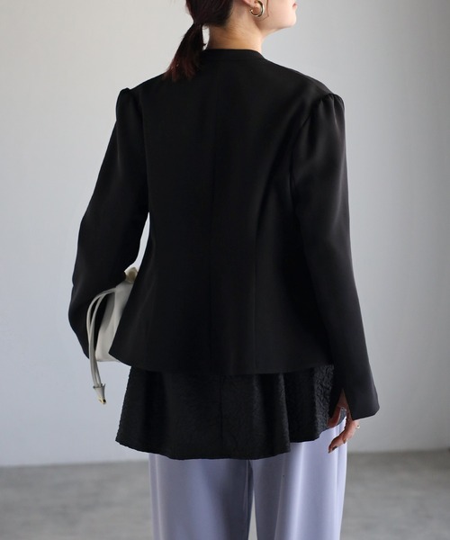 Bonjour Sagan（ボンジュールサガン）の「ノーカラーフレアラインジャケット（ノーカラージャケット・レディース・ブラック/ライトベージュ・FREE）」の6枚目の写真