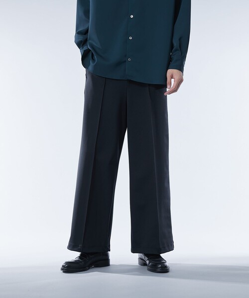 UNITED TOKYO(ユナイテッドトウキョウ)の「ハイマルチ ジャージースラックス | セットアップ着用可能(スラックス・メンズ・ネイビー/ブラック・2/1)」の8枚目の写真