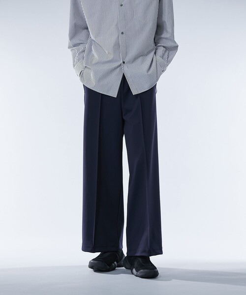 UNITED TOKYO(ユナイテッドトウキョウ)の「ハイマルチ ジャージースラックス | セットアップ着用可能(スラックス・メンズ・ネイビー/ブラック・2/1)」の16枚目の写真