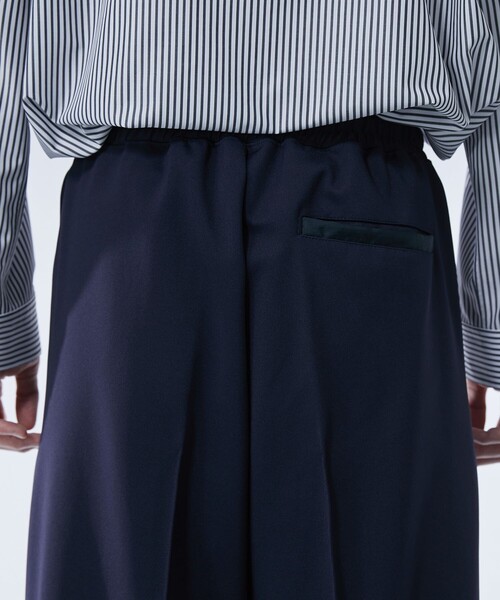 UNITED TOKYO(ユナイテッドトウキョウ)の「ハイマルチ ジャージースラックス | セットアップ着用可能(スラックス・メンズ・ネイビー/ブラック・2/1)」の21枚目の写真