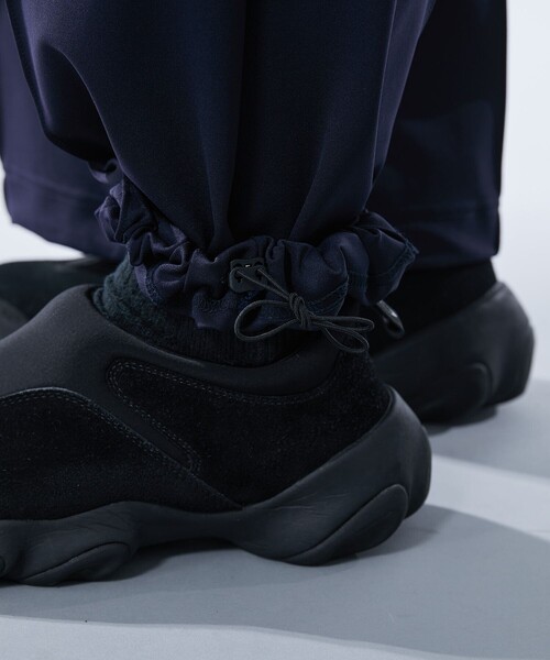 UNITED TOKYO(ユナイテッドトウキョウ)の「ハイマルチ ジャージースラックス | セットアップ着用可能(スラックス・メンズ・ネイビー/ブラック・2/1)」の22枚目の写真