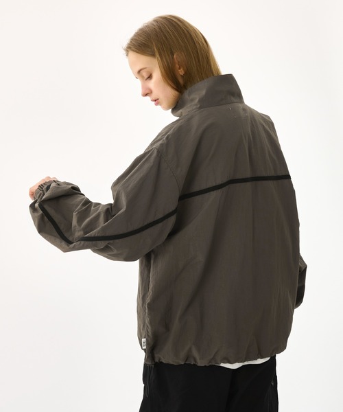 WETTEMPT(ウィテンプト)の「LINE HALF ZIP PULLOVER / ラインハーフジッププルオーバー(その他トップス・メンズ・チャコールグレー/ブラック/レッド・SMALL/MEDIUM/LARGE)」の12枚目の写真