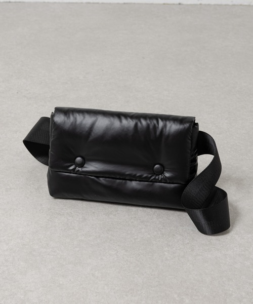 COLONY 2139（コロニートゥーワンスリーナイン）の「パファーボディバッグ（ボディバッグ/ウエストポーチ・レディース・ホワイト/ブラック・FREE）」の4枚目の写真