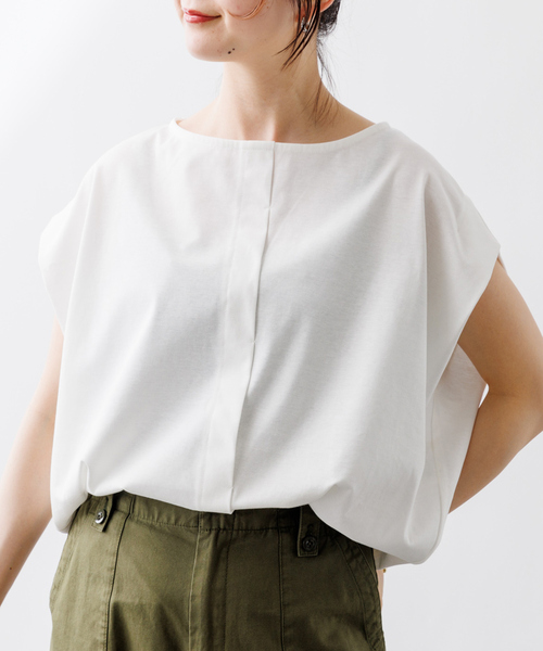 Rouge vif(ルージュヴィフ)の「ショルダータックカットブラウス(Tシャツ/カットソー・レディース・グレー/オフホワイト/ベージュ・フリー)」の2枚目の写真