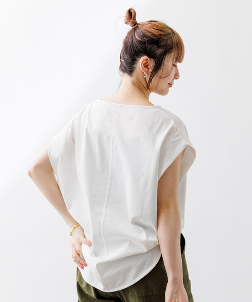 Rouge vif(ルージュヴィフ)の「ショルダータックカットブラウス(Tシャツ/カットソー・レディース・グレー/オフホワイト/ベージュ・フリー)」の6枚目の写真