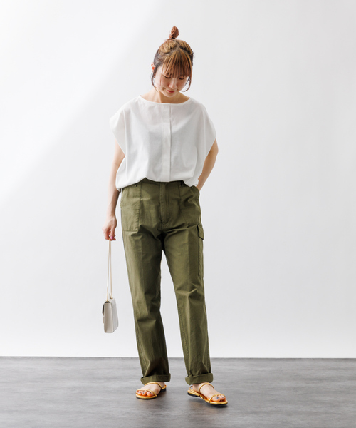 Rouge vif(ルージュヴィフ)の「ショルダータックカットブラウス(Tシャツ/カットソー・レディース・グレー/オフホワイト/ベージュ・フリー)」の8枚目の写真