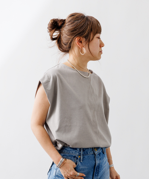 Rouge vif(ルージュヴィフ)の「ショルダータックカットブラウス(Tシャツ/カットソー・レディース・グレー/オフホワイト/ベージュ・フリー)」の10枚目の写真