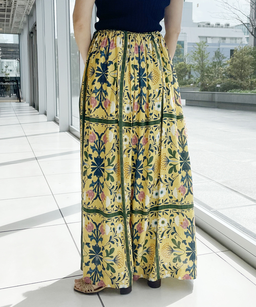 IENA LA BOUCLE（イエナラブークル）の「IENA LA BOUCLE ダマスクプリントイージースカート（スカート・レディース・イエロー・36/38）」の5枚目の写真