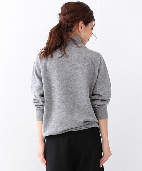 Demi-Luxe BEAMS（デミルクス ビームス）の「【BAILA1月号掲載】Demi-Luxe BEAMS / ハイネック ドロップショルダー ニット（ニット/セーター・レディース・オフホワイト/グレー・ONE SIZE）」の20枚目の写真