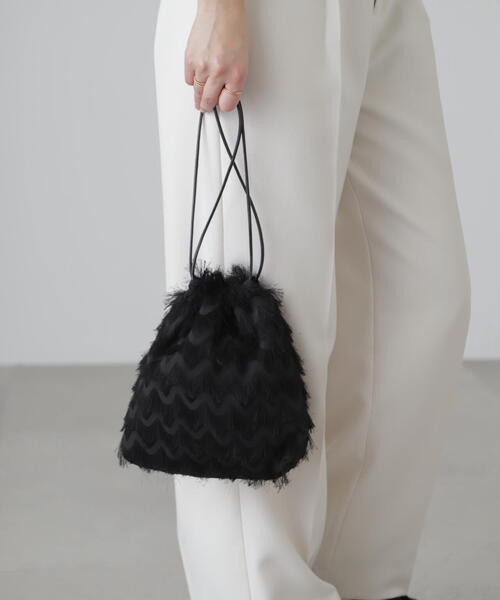 FREE'S MART（フリーズマート）の「◆マテリアル巾着バッグ（ハンドバッグ・レディース・ブラック/ライトグリーン・ﾌﾘ-）」の4枚目の写真