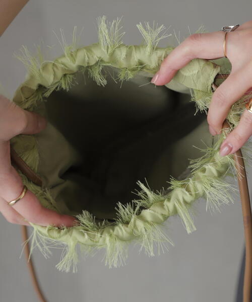 FREE'S MART（フリーズマート）の「◆マテリアル巾着バッグ（ハンドバッグ・レディース・ブラック/ライトグリーン・ﾌﾘ-）」の11枚目の写真