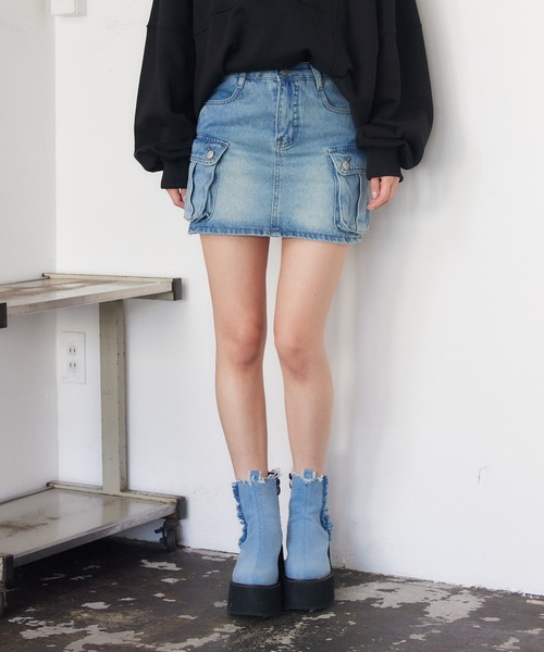 ENVYM（アンビー）の「カーゴポケットデニムスカート（スカート・レディース・ブルー・SMALL/MEDIUM）」の5枚目の写真