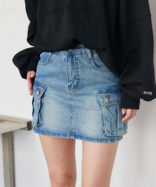ENVYM（アンビー）の「カーゴポケットデニムスカート（スカート・レディース・ブルー・SMALL/MEDIUM）」の3枚目の写真