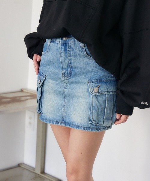 ENVYM（アンビー）の「カーゴポケットデニムスカート（スカート・レディース・ブルー・SMALL/MEDIUM）」の12枚目の写真