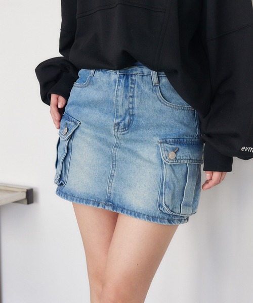ENVYM（アンビー）の「カーゴポケットデニムスカート（スカート・レディース・ブルー・SMALL/MEDIUM）」の14枚目の写真