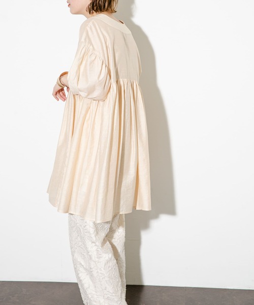 ボリュームギャザーミニワンピース　KBF KBF（ケイビーエフ）の「ボリュームギャザーミニワンピース