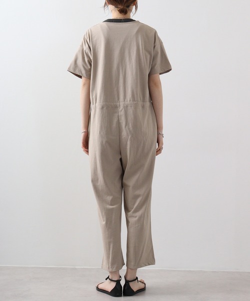 atONE(アットワン)の「atONE Vネックオールインワンパンツ(サロペット/オーバーオール・レディース・ブラック/グレイッシュベージュ/ライトブラウン・LL~3L/M-L/4L~5L)」の17枚目の写真