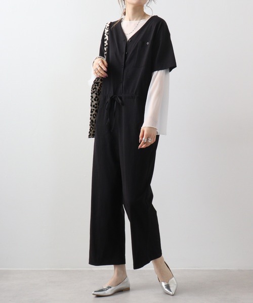 atONE(アットワン)の「atONE Vネックオールインワンパンツ(サロペット/オーバーオール・レディース・ブラック/グレイッシュベージュ/ライトブラウン・LL~3L/M-L/4L~5L)」の4枚目の写真