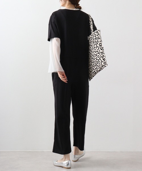 atONE(アットワン)の「atONE Vネックオールインワンパンツ(サロペット/オーバーオール・レディース・ブラック/グレイッシュベージュ/ライトブラウン・LL~3L/M-L/4L~5L)」の6枚目の写真